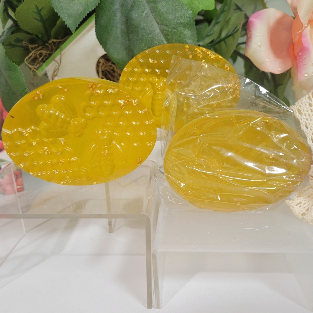 🐝Oval Honeycomb 🍯 Natural Premium Grade Handmade Honey Soap by PUREANDNATURAL